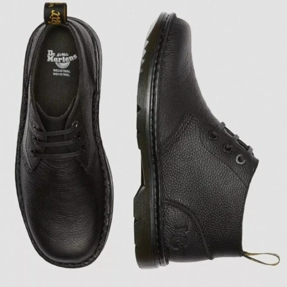 Dr‎ Martens Sussex Bear Track Black Pebbled Leather Slip Resistant Chukka Boots